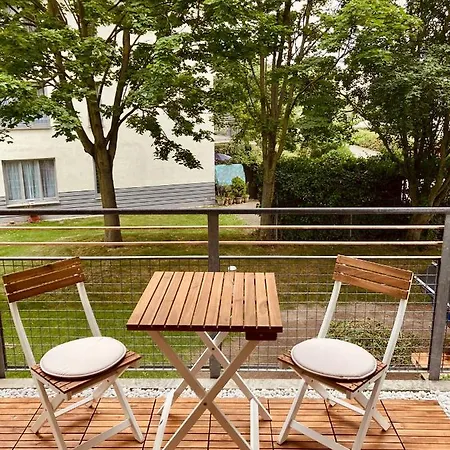 Gemuetliche Mit Balkon In דירה *