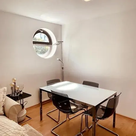 Gemuetliche Mit Balkon In שונפלד