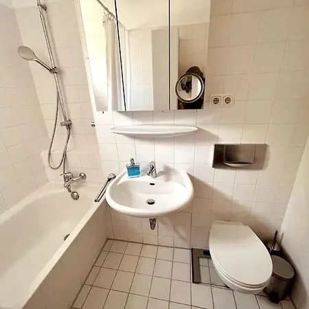 Gemuetliche Mit Balkon In *