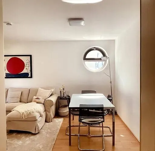 Gemuetliche Mit Balkon In アパート シェーネフェルト