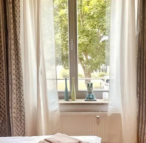 アパート Gemuetliche Mit Balkon In シェーネフェルト