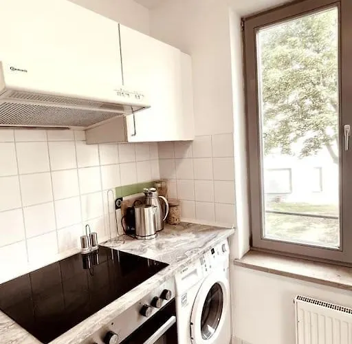 アパート Gemuetliche Mit Balkon In シェーネフェルト