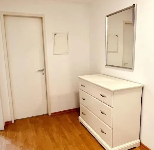 Gemuetliche Mit Balkon In * シェーネフェルト