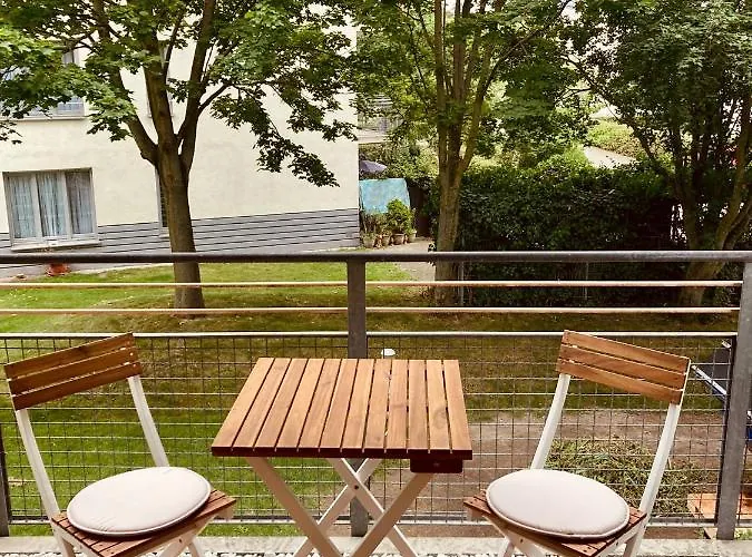 Gemuetliche Mit Balkon In アパート *