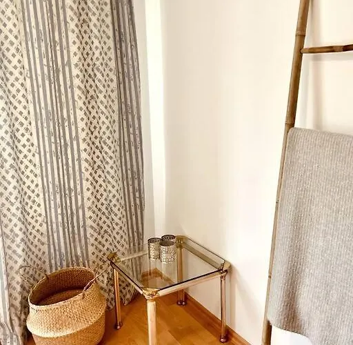 Gemuetliche Mit Balkon In * シェーネフェルト